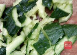 凉拌黄瓜茄子的做法图解2