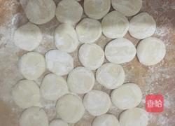 鸡蛋虾皮西葫芦水饺的做法图解6