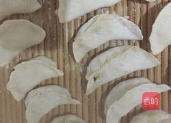 鸡蛋虾皮西葫芦水饺的做法图解8