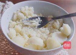 土豆泥沙拉的做法图解1