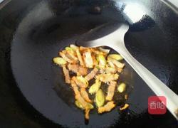 雪菜腊肉炒野笋的做法图解3