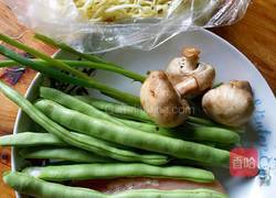 鸡丝豆角焖面的做法图解1