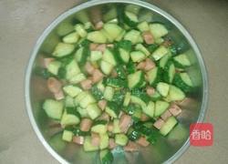 青瓜炒火腿肠的做法图解4