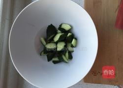 凉拌西兰花的做法图解1