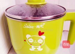校园食谱之清煮挂面的做法图解1