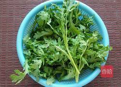 凉拌茼蒿的做法图解2