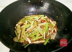 芹菜炒香干的做法图解8