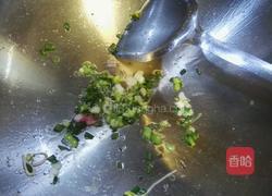 腩肉炒黄豆芽的做法图解5