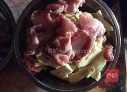 竹笋炒肉的做法图解1