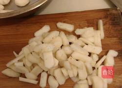 马蹄炒虾仁的做法图解1