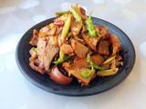 〖 蒜苗炒肉 〗