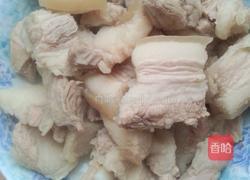 红烧五花肉炒洋芋头的做法图解1
