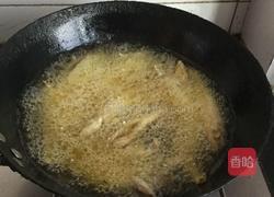 炸小沙丁鱼的做法图解3