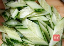 黄瓜嫩炒猪肝?的做法图解2