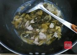 猪肉炒酸菜的做法图解4