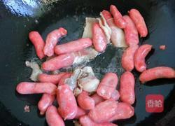 蒜苔炒小香肠的做法图解4