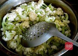 肉片菜花的做法图解2