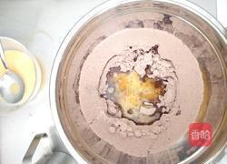 布朗尼纸杯蛋糕的做法图解3
