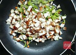 香菇炒青椒的做法图解3