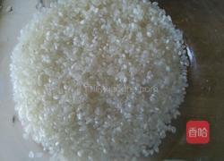 皮蛋瘦肉粥的做法图解1