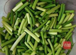 蒜台炒肉的做法图解1