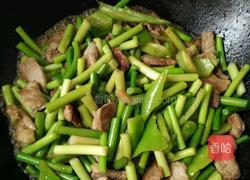 蒜台炒肉的做法图解3