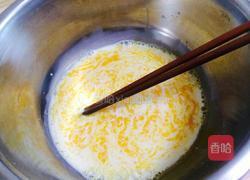 葱花蛋糕卷。的做法图解2