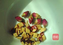 玫瑰红枣茶的做法图解2