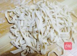 葱油拌面。的做法图解1