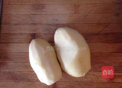 油炸土豆块+煎鸡蛋的做法图解1