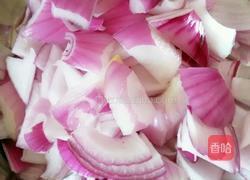 洋葱炒肉的做法图解2