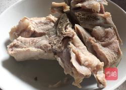 玉米山药排骨汤的做法图解1