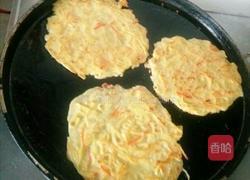 鸡蛋土豆丝饼的做法图解5
