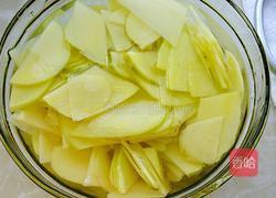 尖椒土豆片的做法图解1