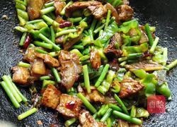 五花肉炒蒜苔的做法图解6