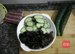 黄瓜木耳炒鸡蛋的做法图解1