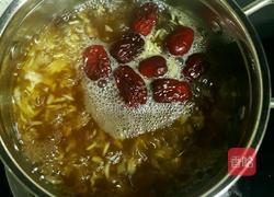 月子餐：红糖蛋的做法图解2