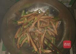 芹菜炒香干的做法图解10