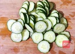 香脆炒黄瓜的做法图解1