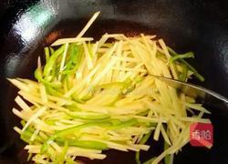 土豆炒青椒的做法图解6