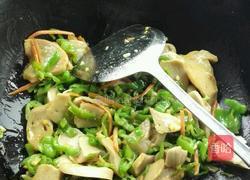 青椒炒面筋的做法图解6
