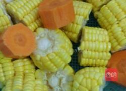 胡萝卜玉米排骨汤的做法图解1