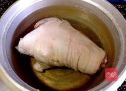 招财东坡肘子的做法图解3