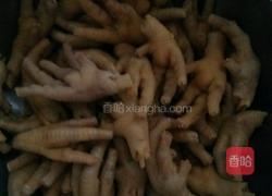 蒜香鸡脚的做法图解1