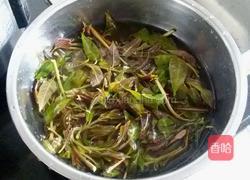 香椿蛋饼的做法图解1