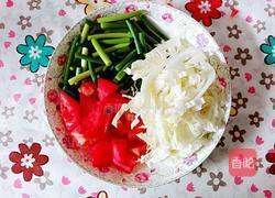 素菜炒面的做法图解2