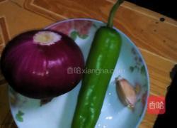 清炒洋葱的做法图解1