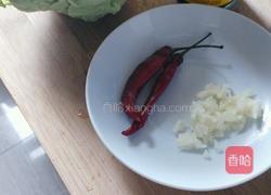 素炒洋白菜的做法图解1