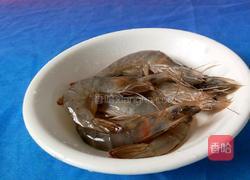 虾仁炒鸡蛋的做法图解1