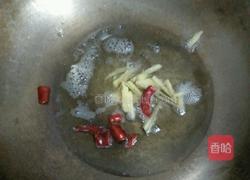 蒜苔炒腊肉的做法图解2